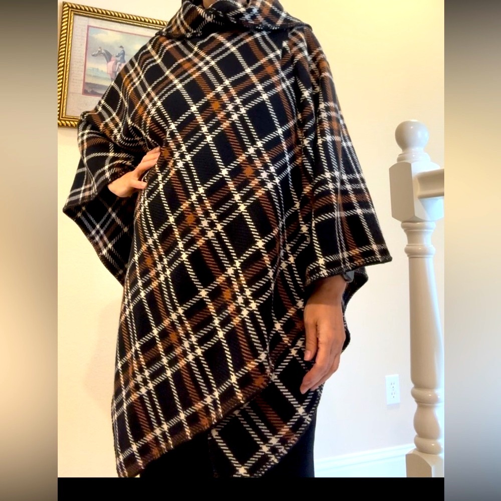 TALBOTS PLAID MULTI COLOR PONCHO WITH SNAP CLOSURE ON THE SHOULDER